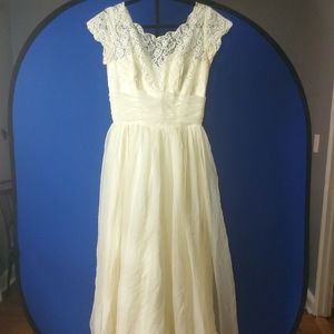 Vintage style ivory lace wedding dress